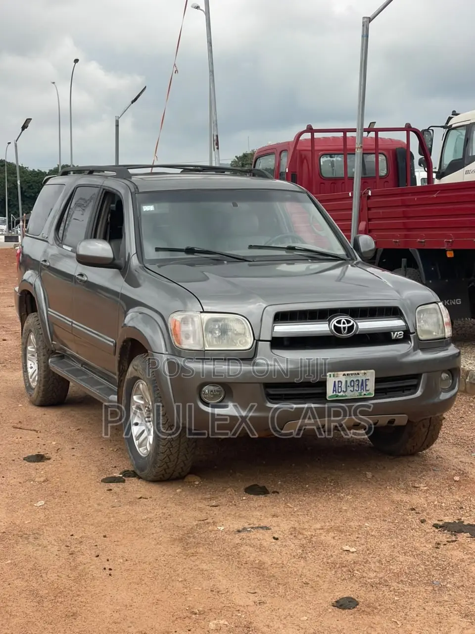 Toyota Sequoia SR5 4dr SUV 4WD (4.7L 8cyl 5A) 2005 Gray