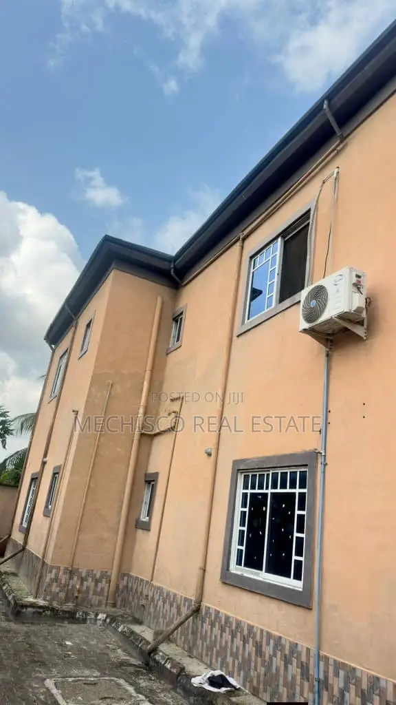 2bdrm Block of Flats in Rumuigbo for rent