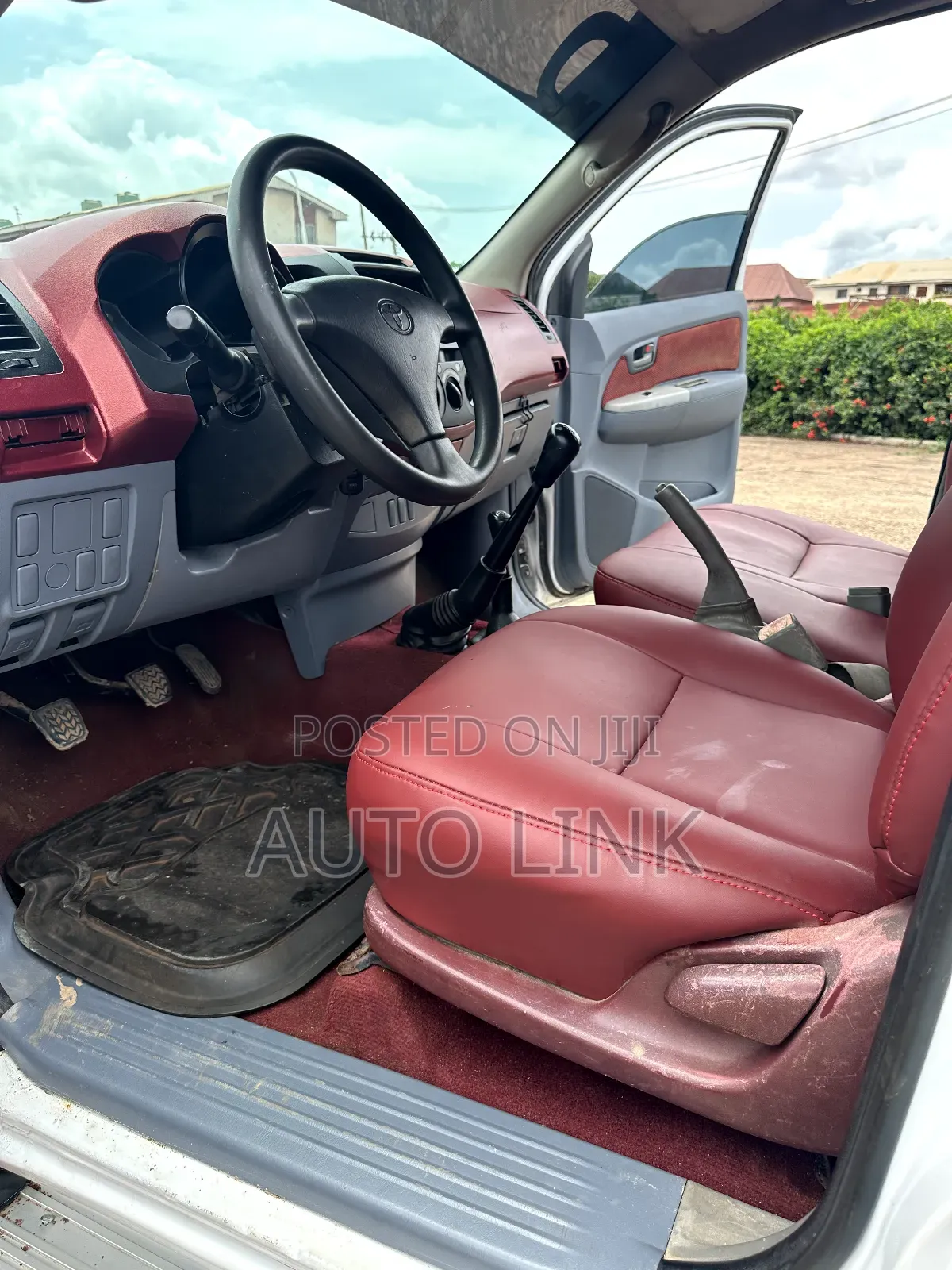 Toyota Hilux 2006 White