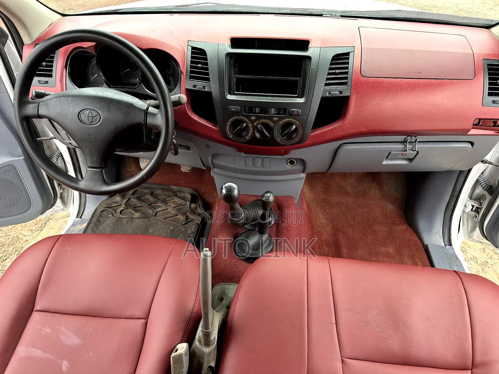 Toyota Hilux 2006 White
