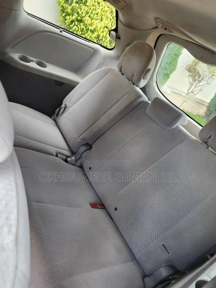 Toyota Sienna 2013 Red