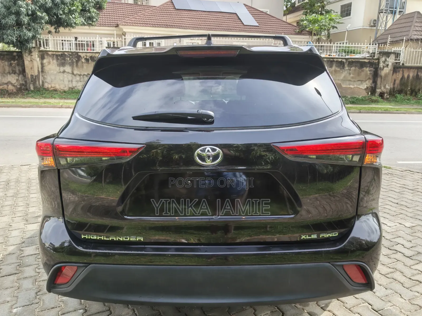 Toyota Highlander XLE 2022 Maroon