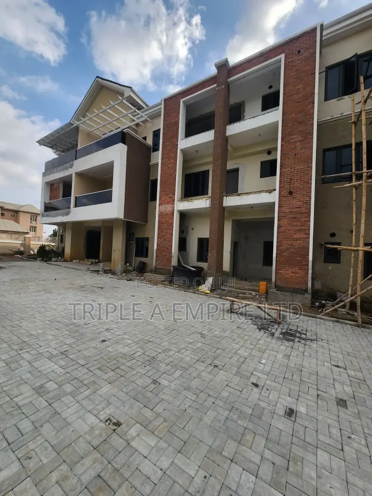 5bdrm Duplex in Katampe Extension for sale