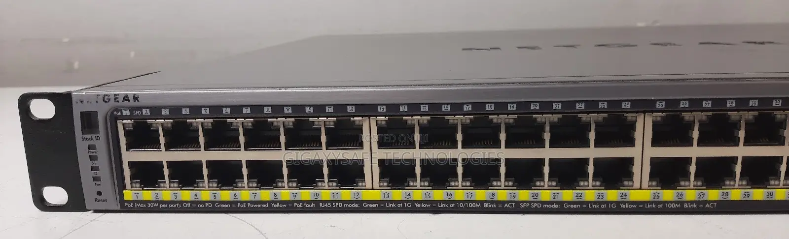 NetGear M5300 48 Port Gigabit PoE+ 2x Combo 10Gig M5300-52g-Poe+