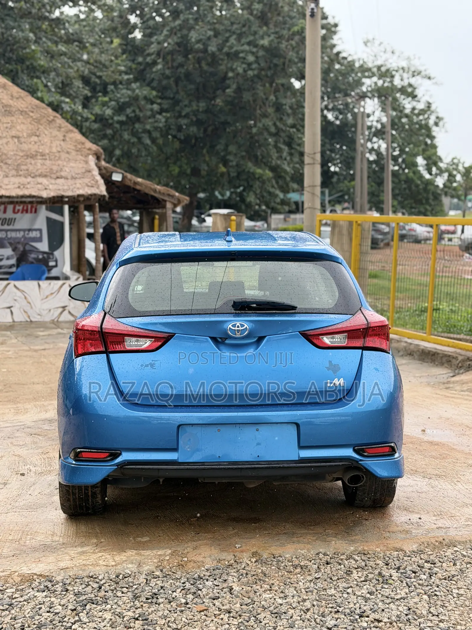 Toyota Corolla SE (1.8L 4cyl 6M) 2018 Blue