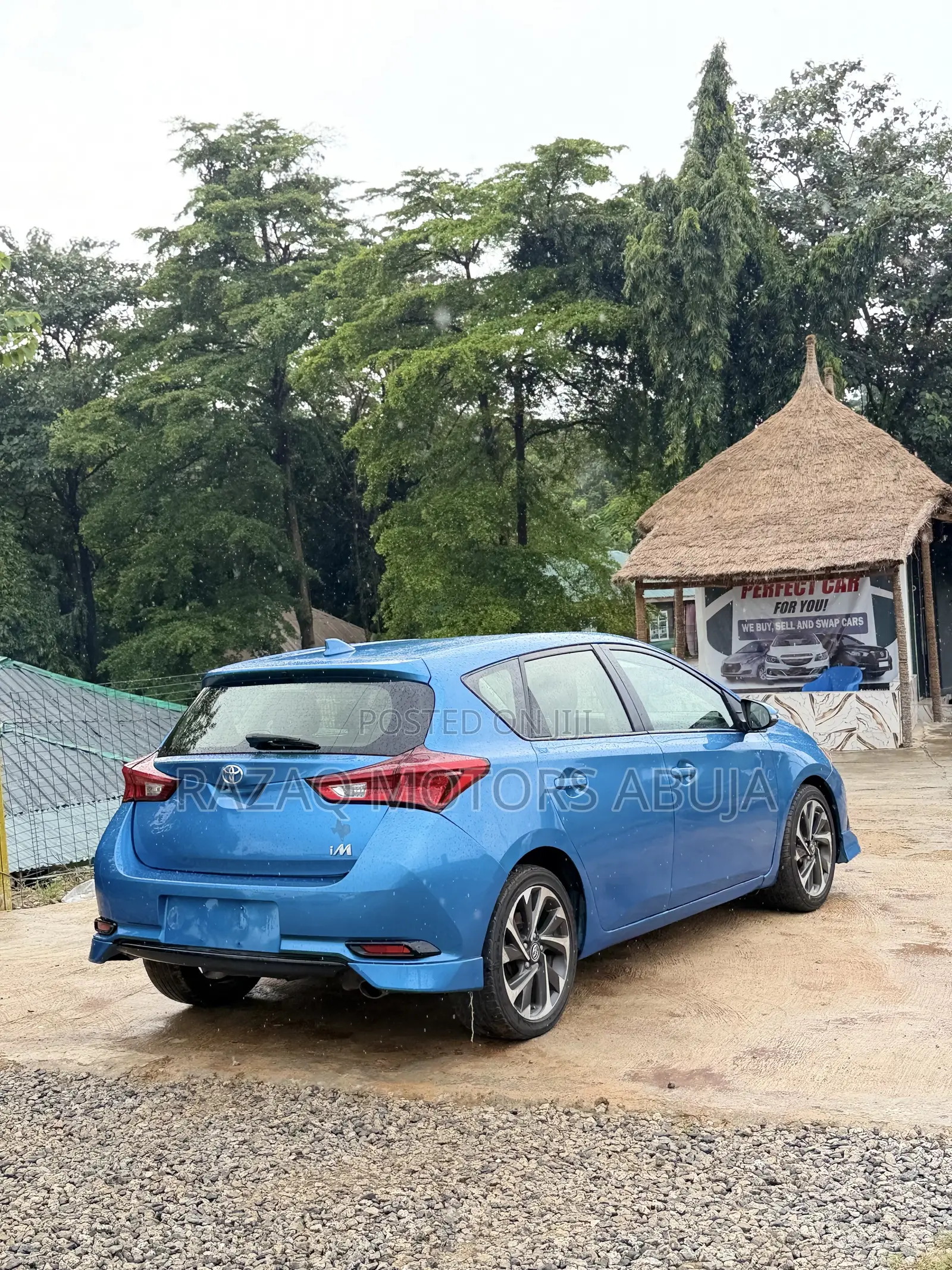 Toyota Corolla SE (1.8L 4cyl 6M) 2018 Blue
