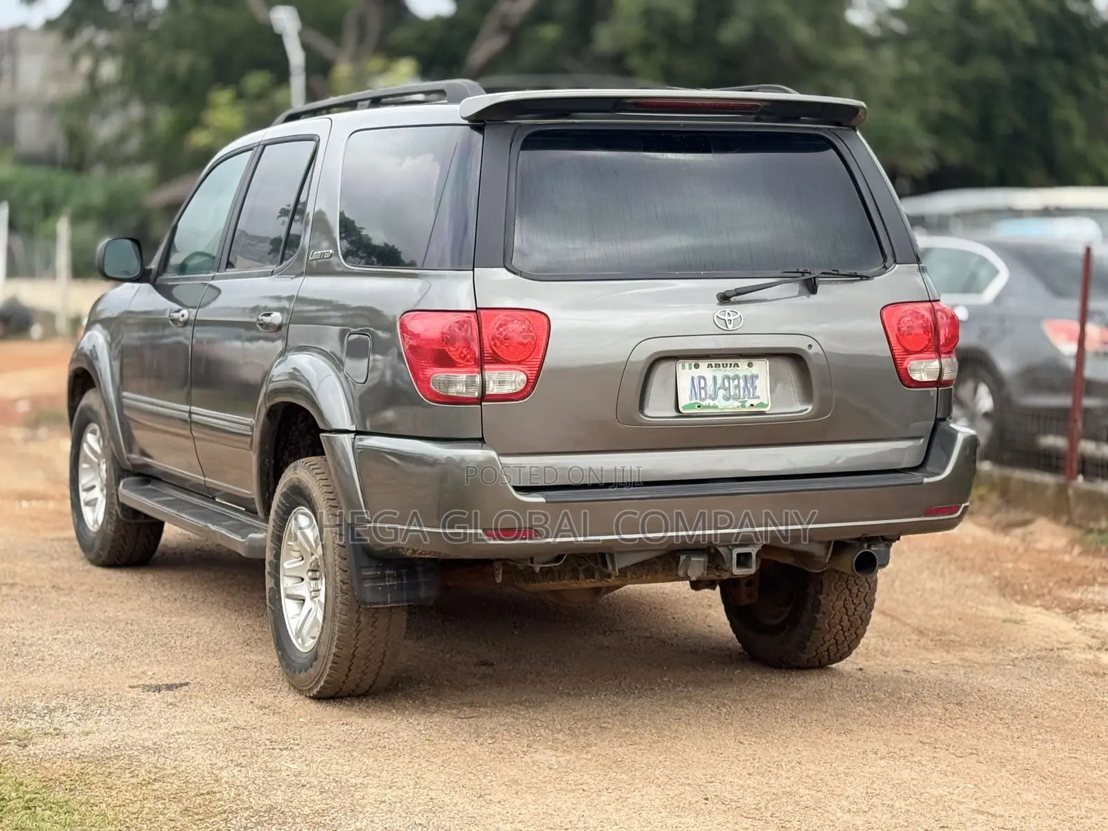 Toyota Sequoia Limited 4dr SUV (4.7L 8cyl 5A) 2005 Gray