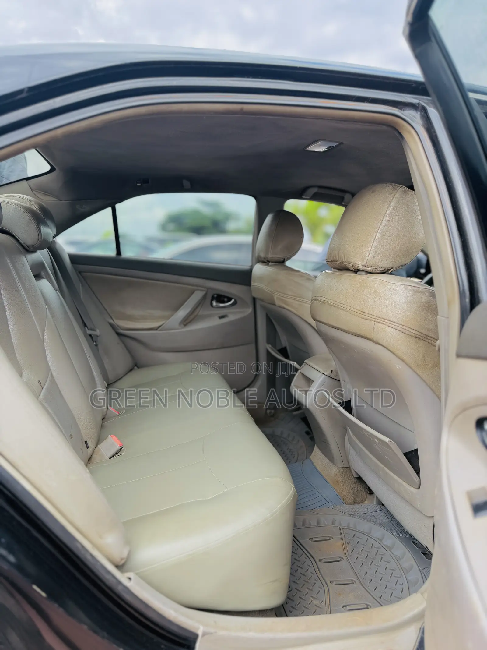 Toyota Camry Base 4dr Sedan (2.5L 4cyl 6M) 2010 Black