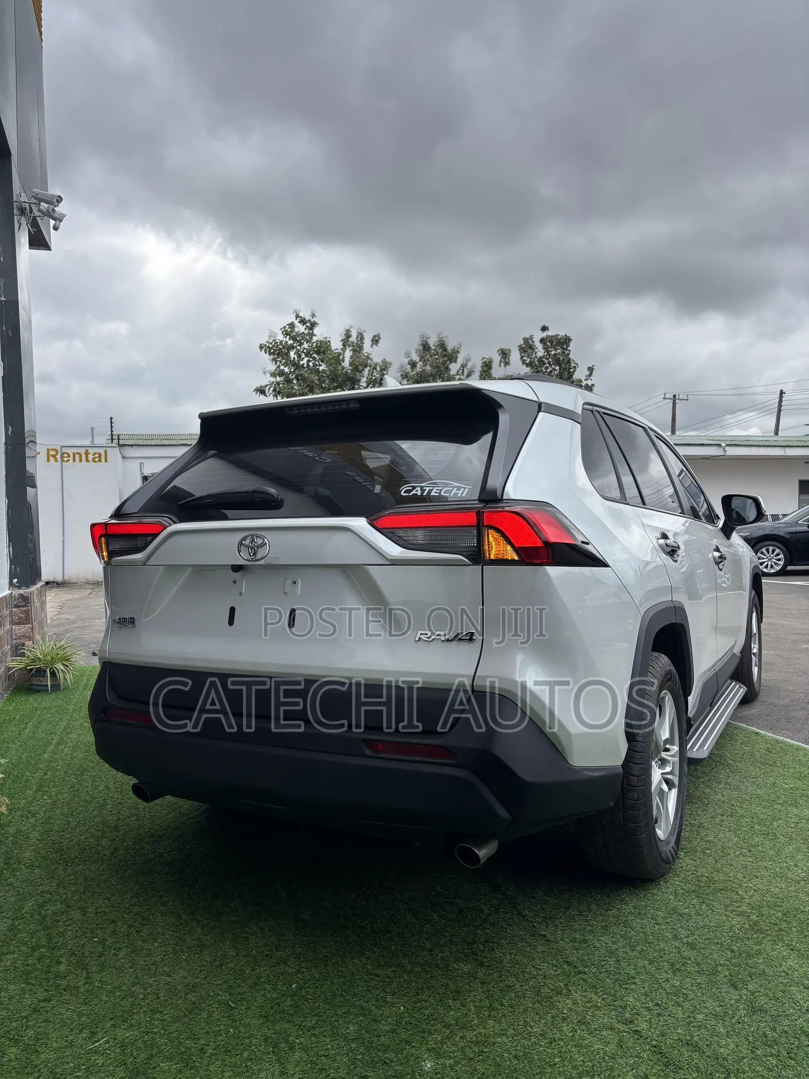 Toyota RAV4 2020 White