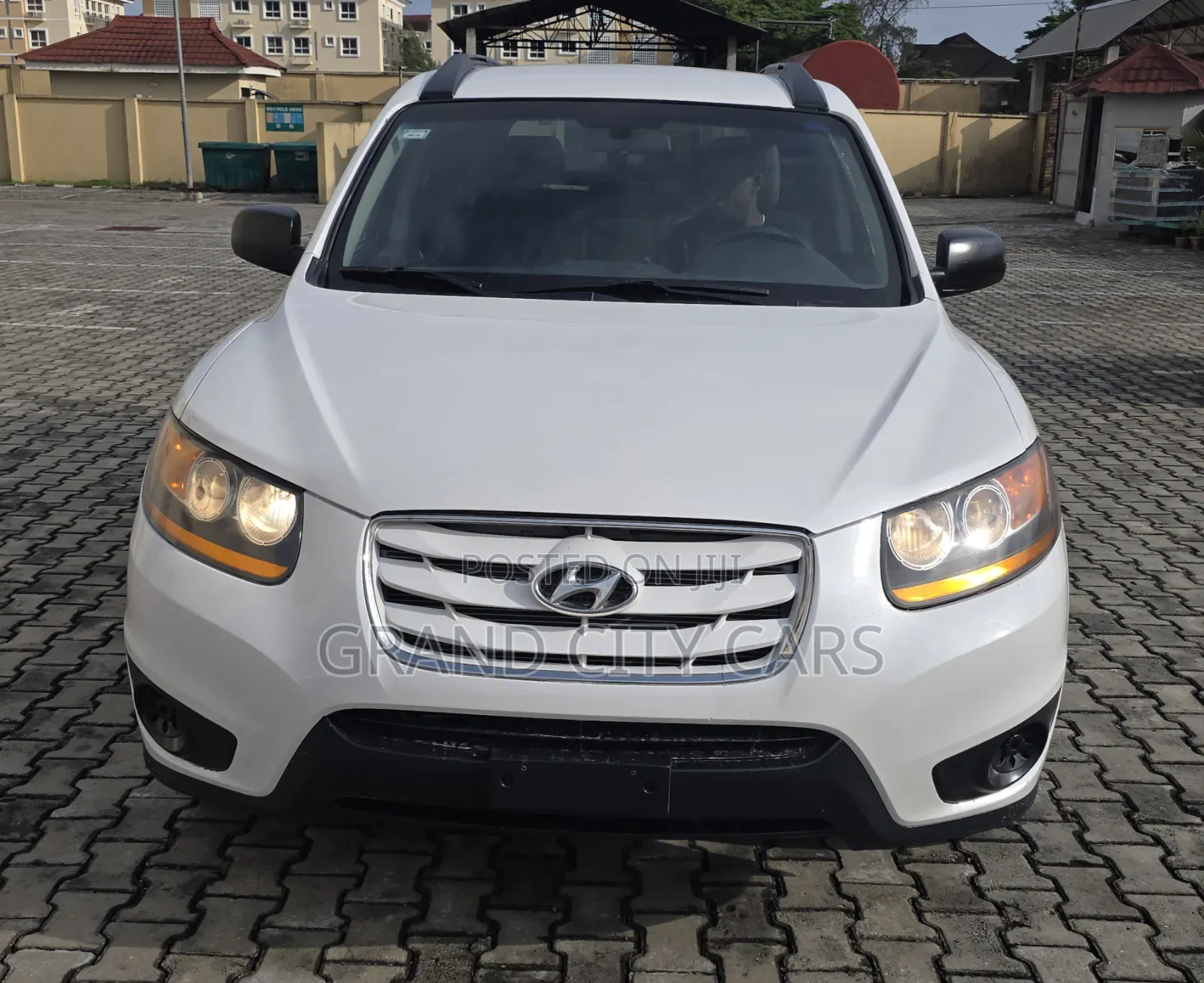 Hyundai Santa Fe GLS 2010 White