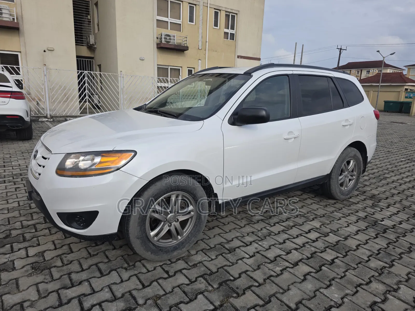 Hyundai Santa Fe GLS 2010 White
