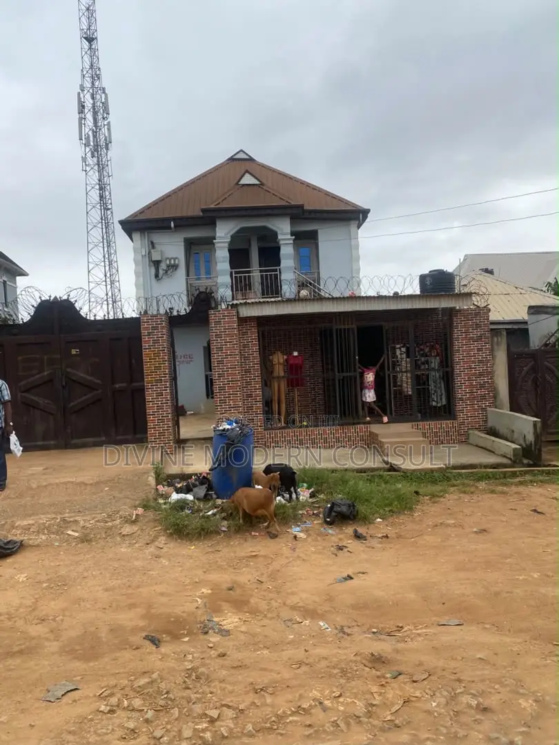 6bdrm Bungalow in Lagos State for sale