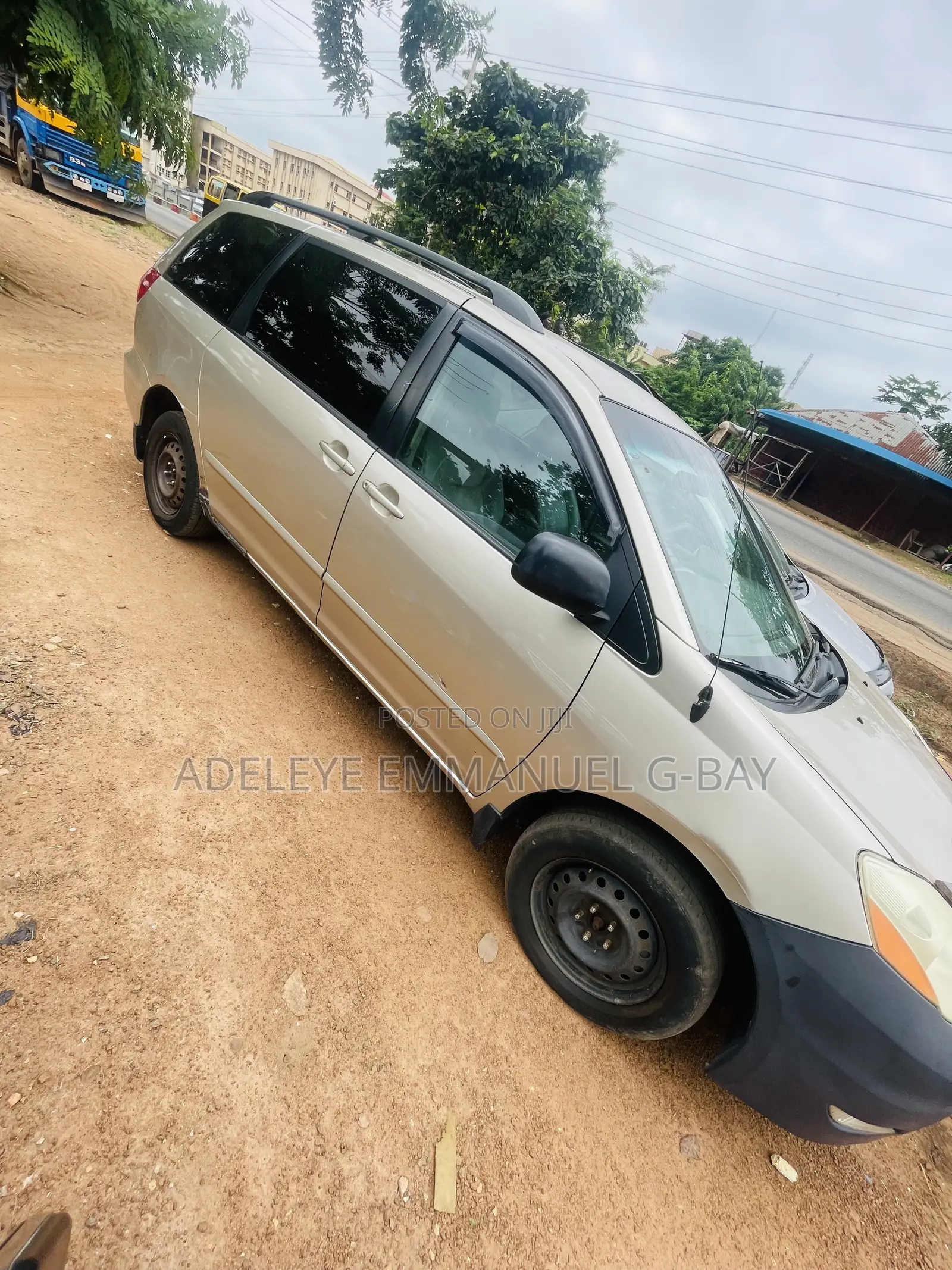 Toyota Sienna LE AWD 2005 Gold