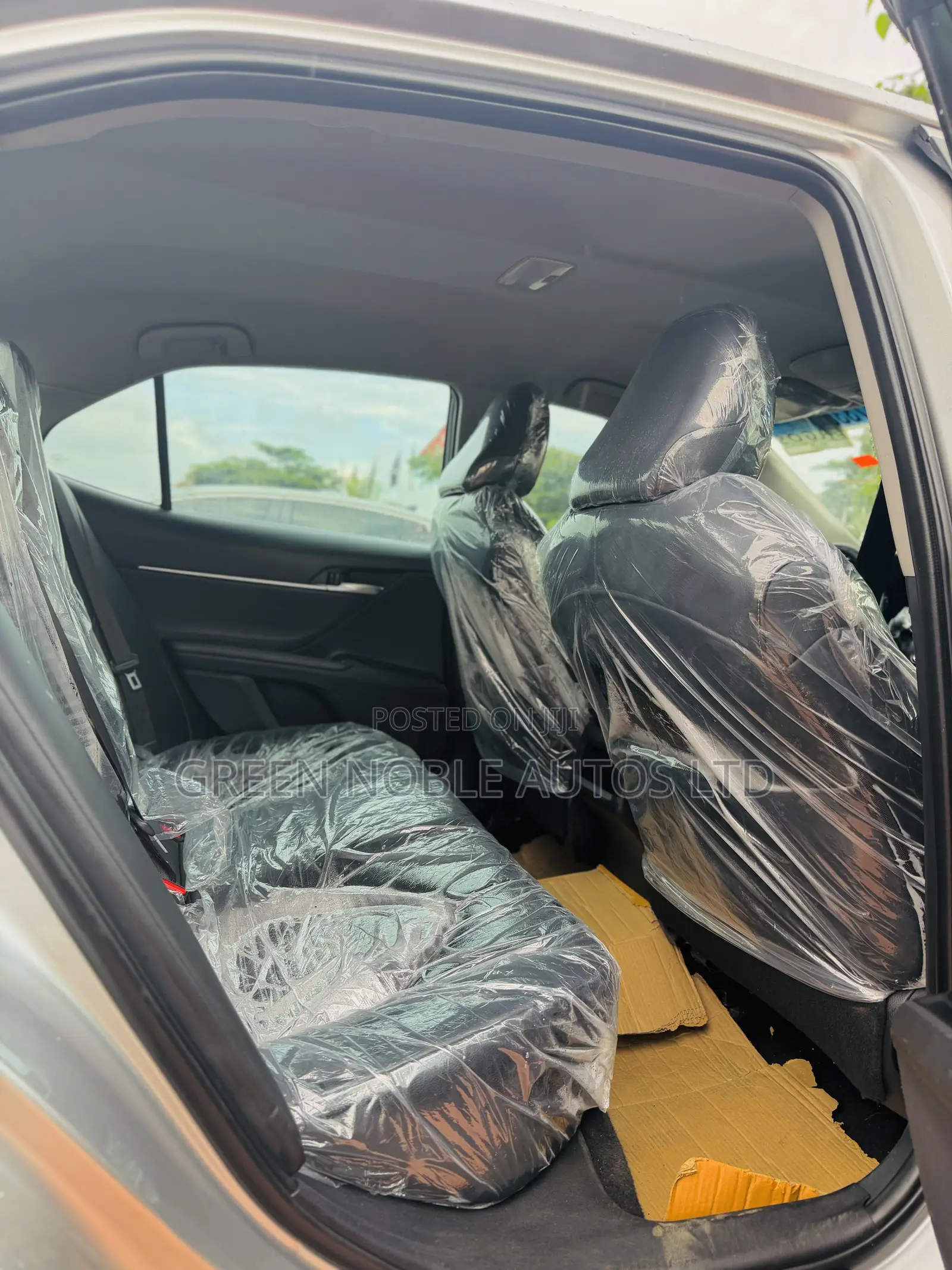 Toyota Camry SE FWD (2.5L 4cyl 8AM) 2018 Silver