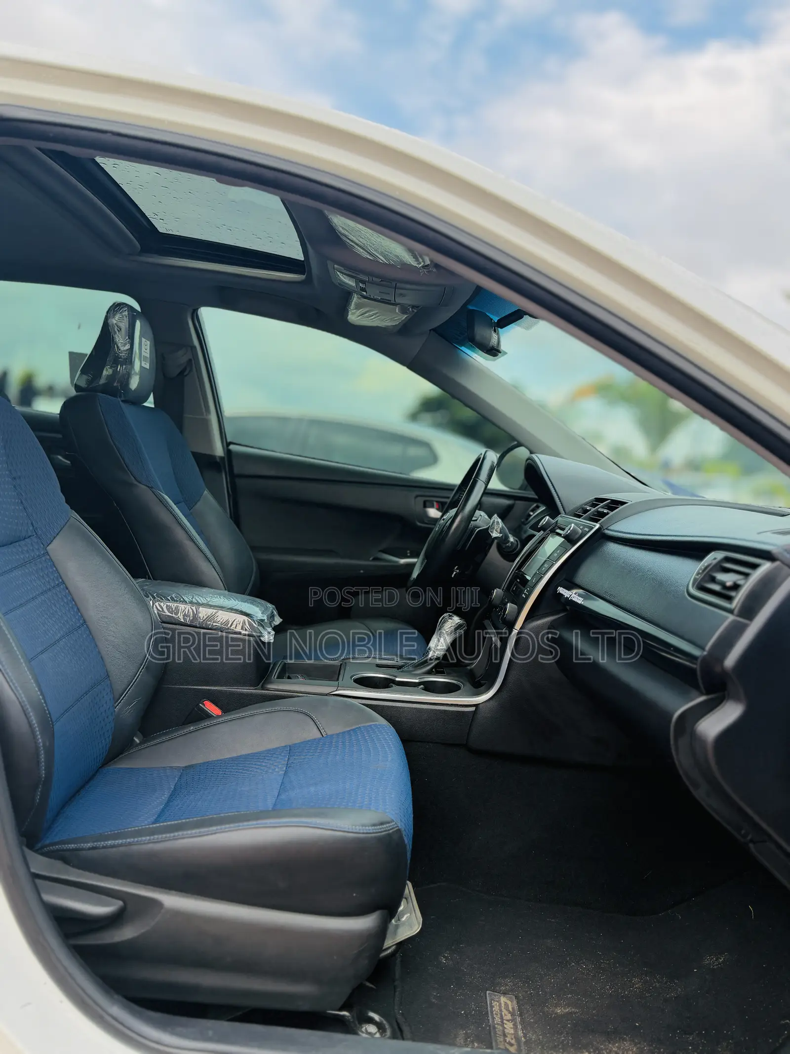 Toyota Camry SE w/Special Edition Pkg (2.5L 4cyl 6A) 2016 White