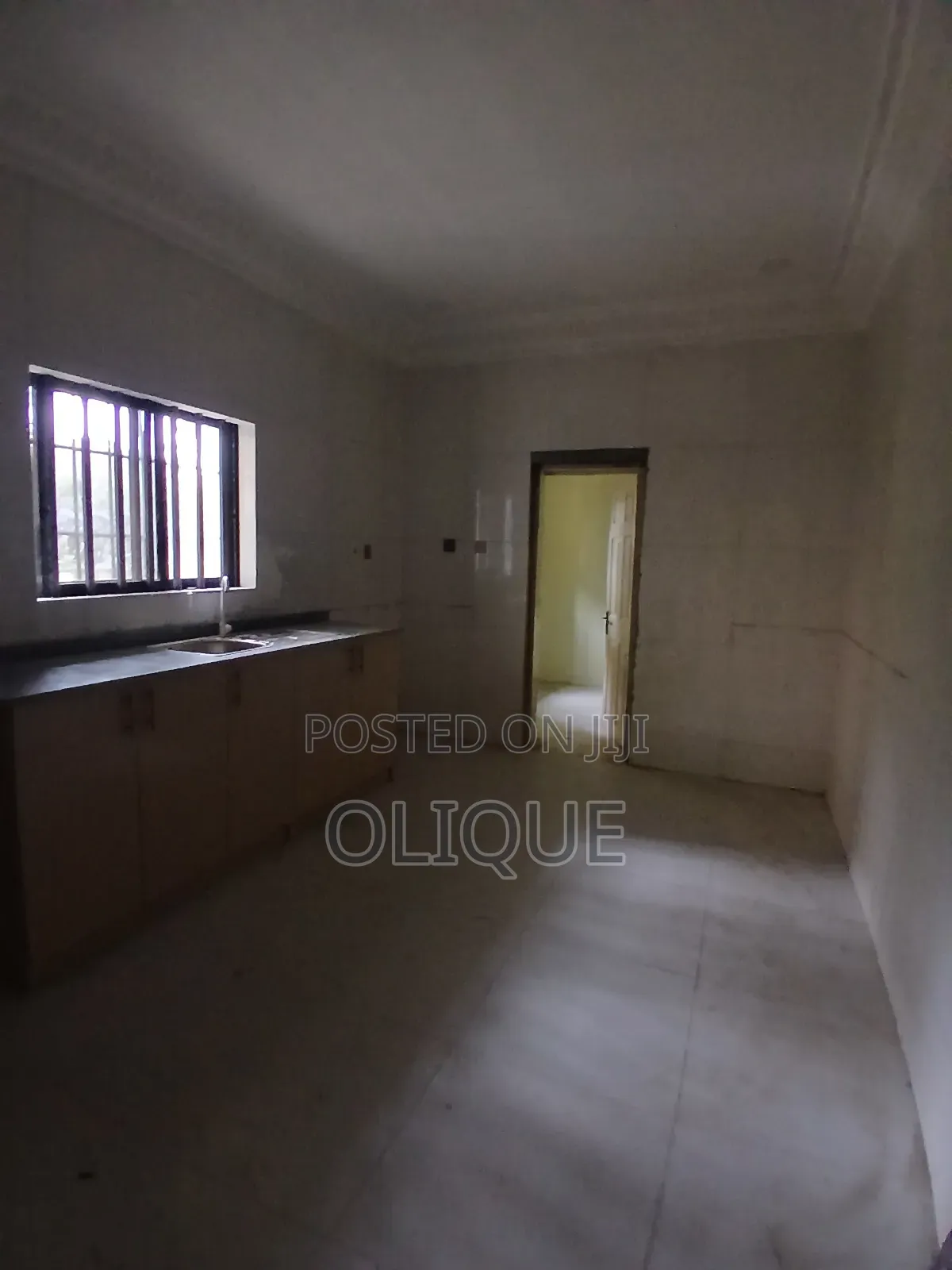 3bdrm Block of Flats in Wuse 2 for rent