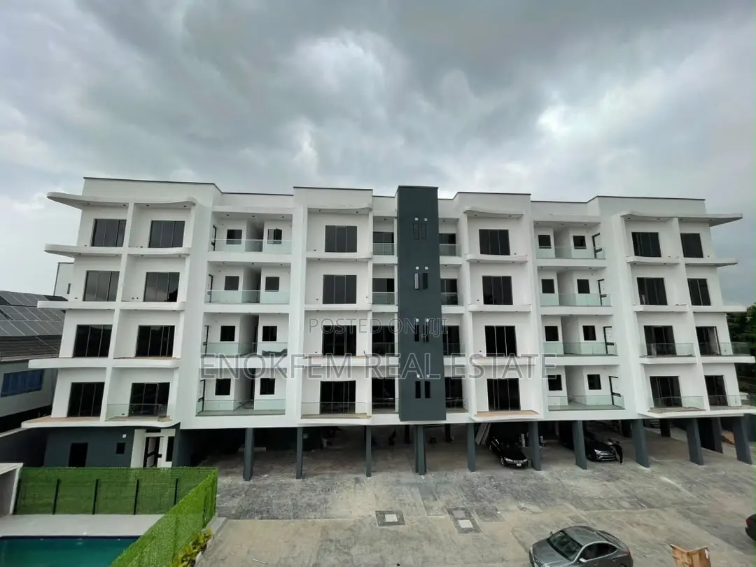 3bdrm Block of Flats in Lagos State for sale