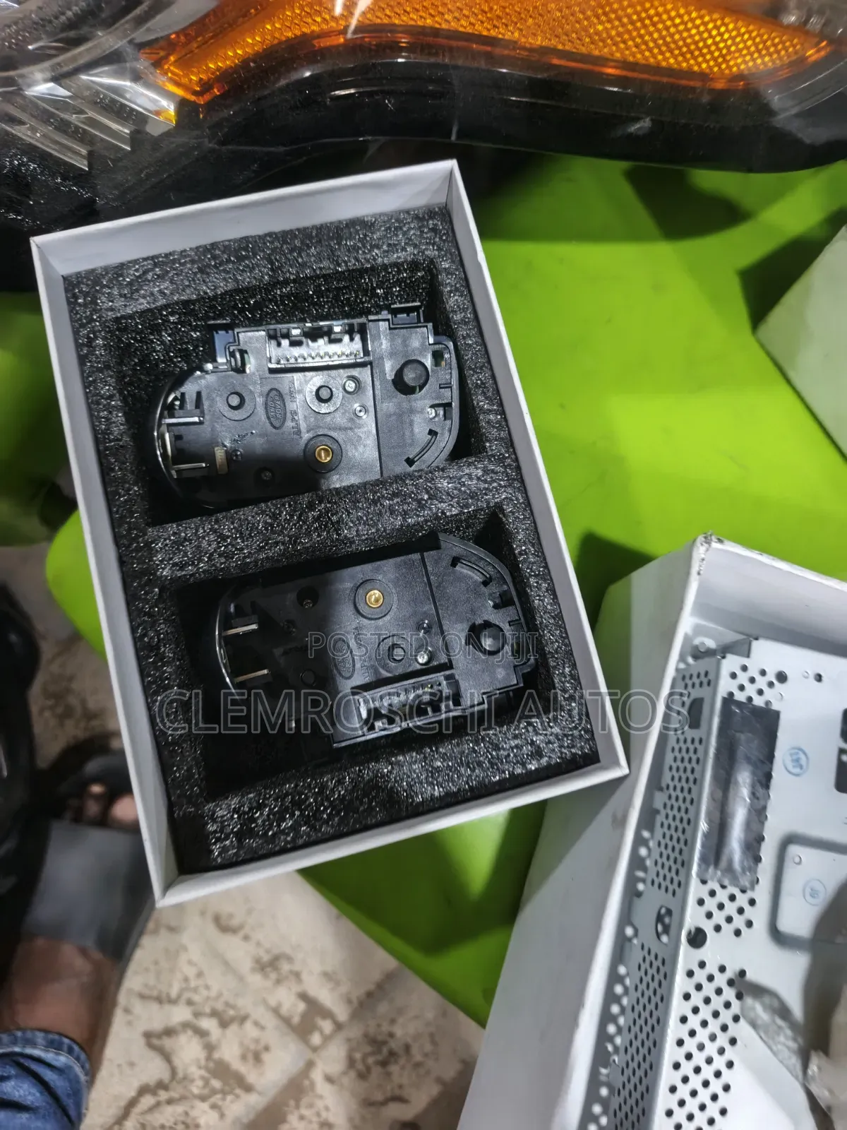 High Quality Certified Steering Button Range Rover Vogue 2015 Model.