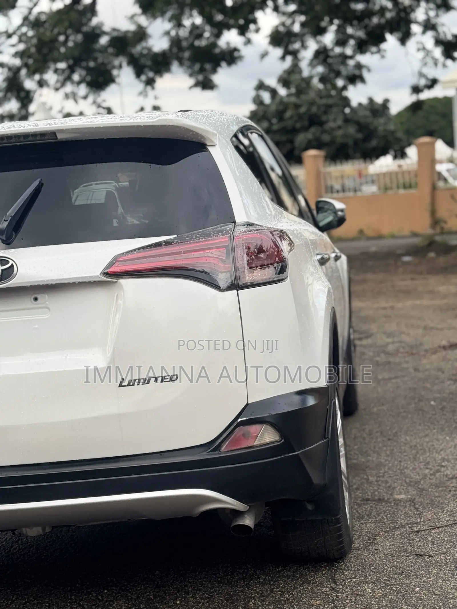 Toyota RAV4 Limited AWD (2.5L 4cyl 6A) 2016 White