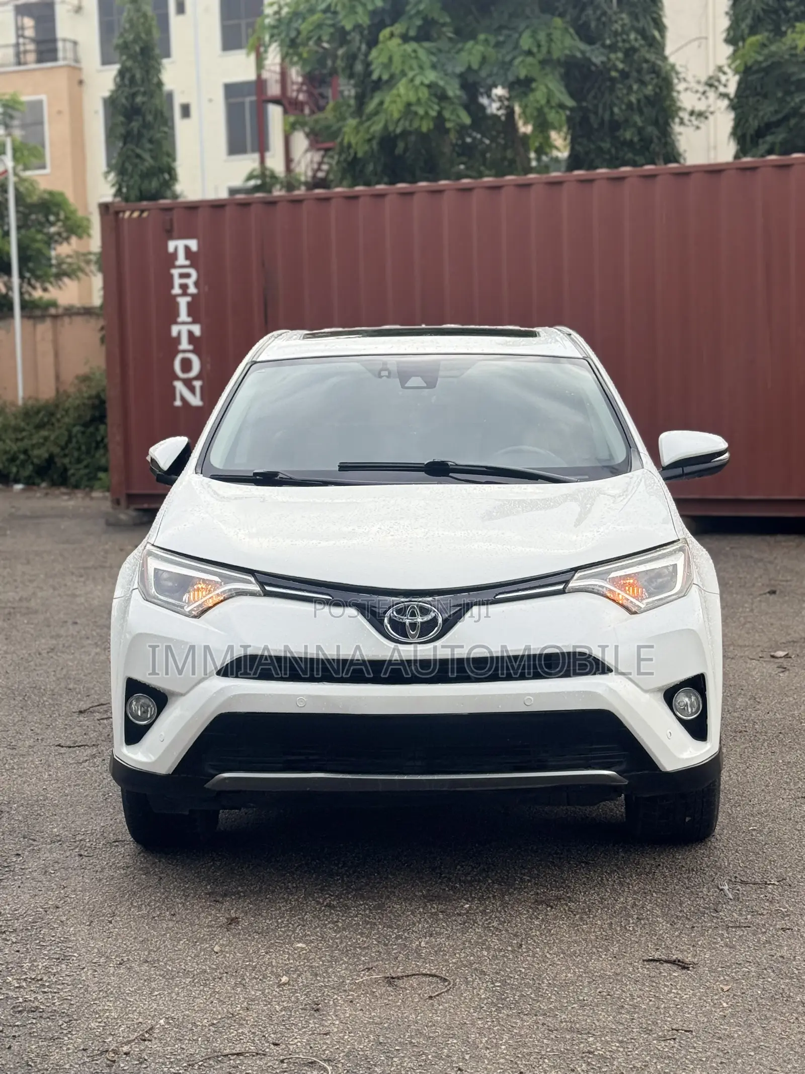 Toyota RAV4 Limited AWD (2.5L 4cyl 6A) 2016 White