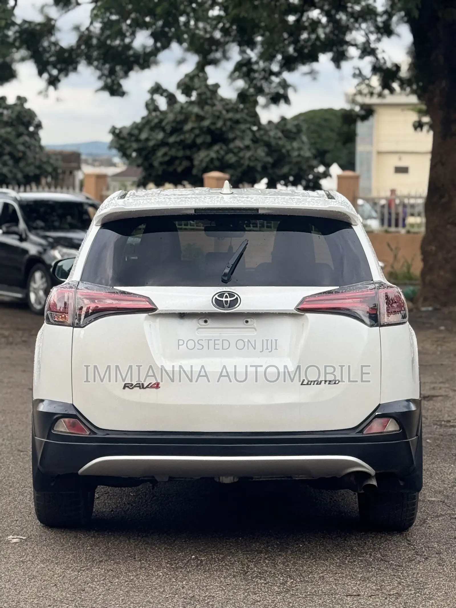 Toyota RAV4 Limited AWD (2.5L 4cyl 6A) 2016 White