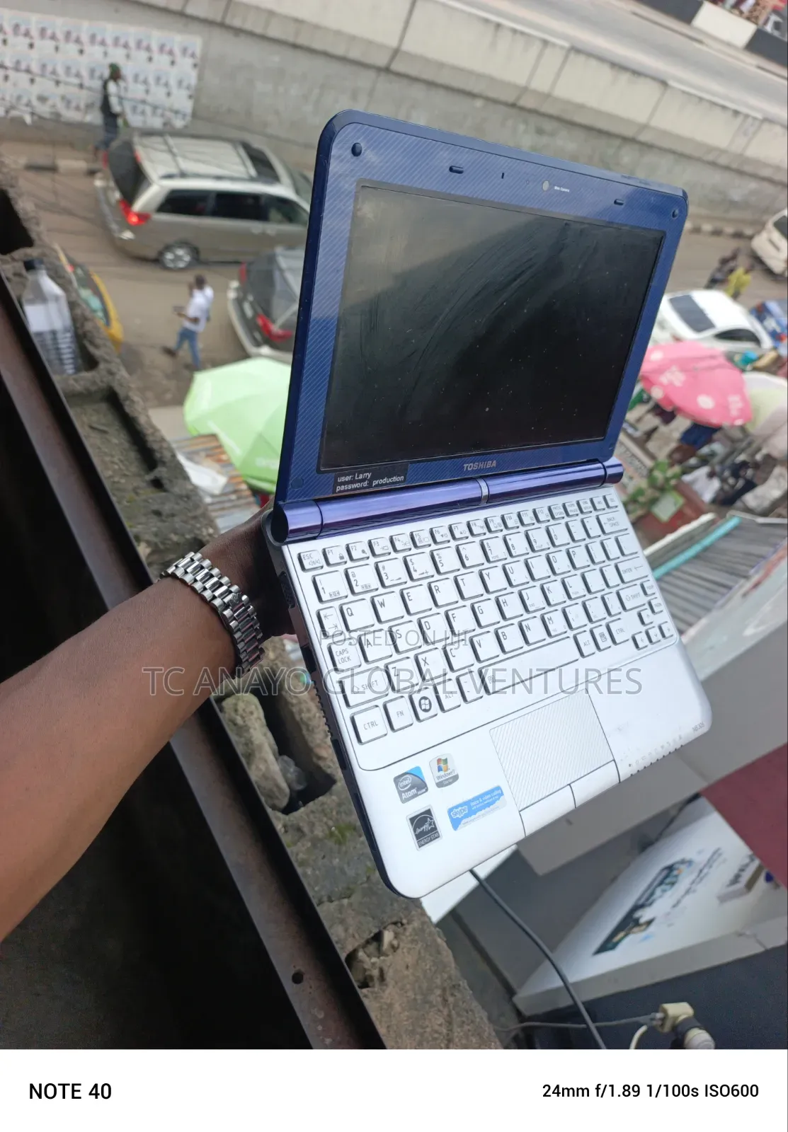 Laptop Toshiba NB300 2GB Intel Atom HDD 160GB