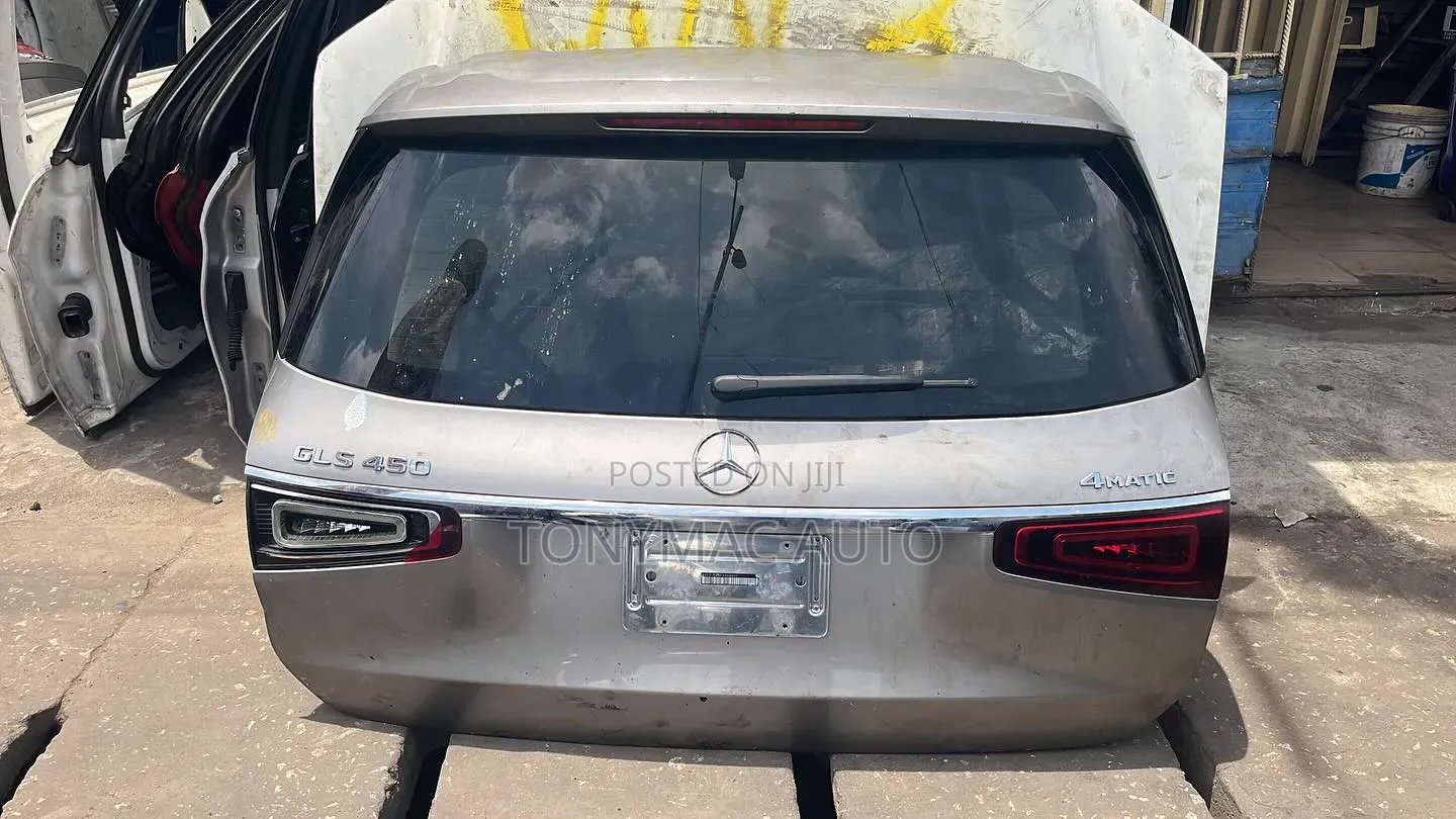 Mercedes Benz Boot