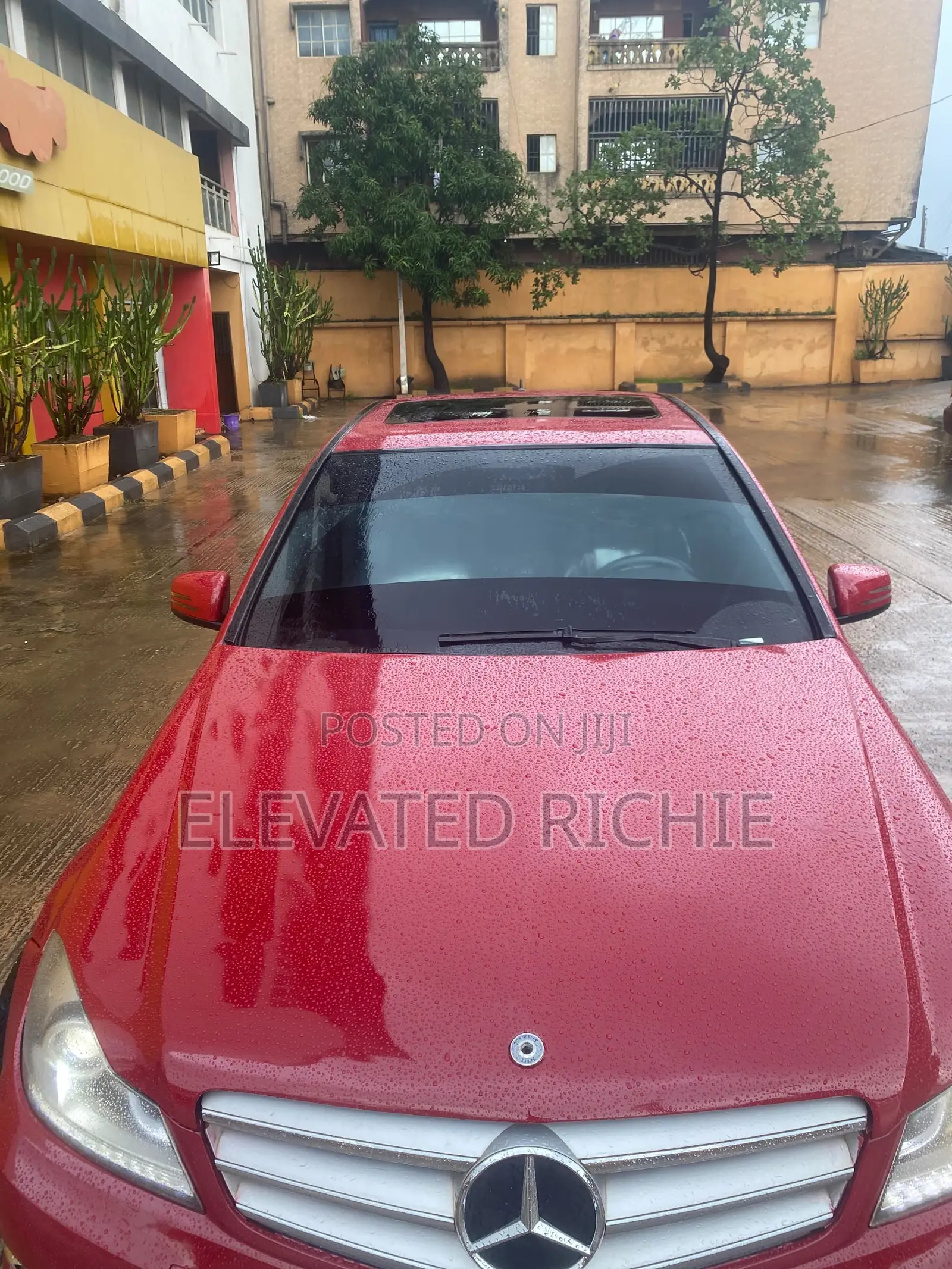 Mercedes-Benz C300 2011 Red