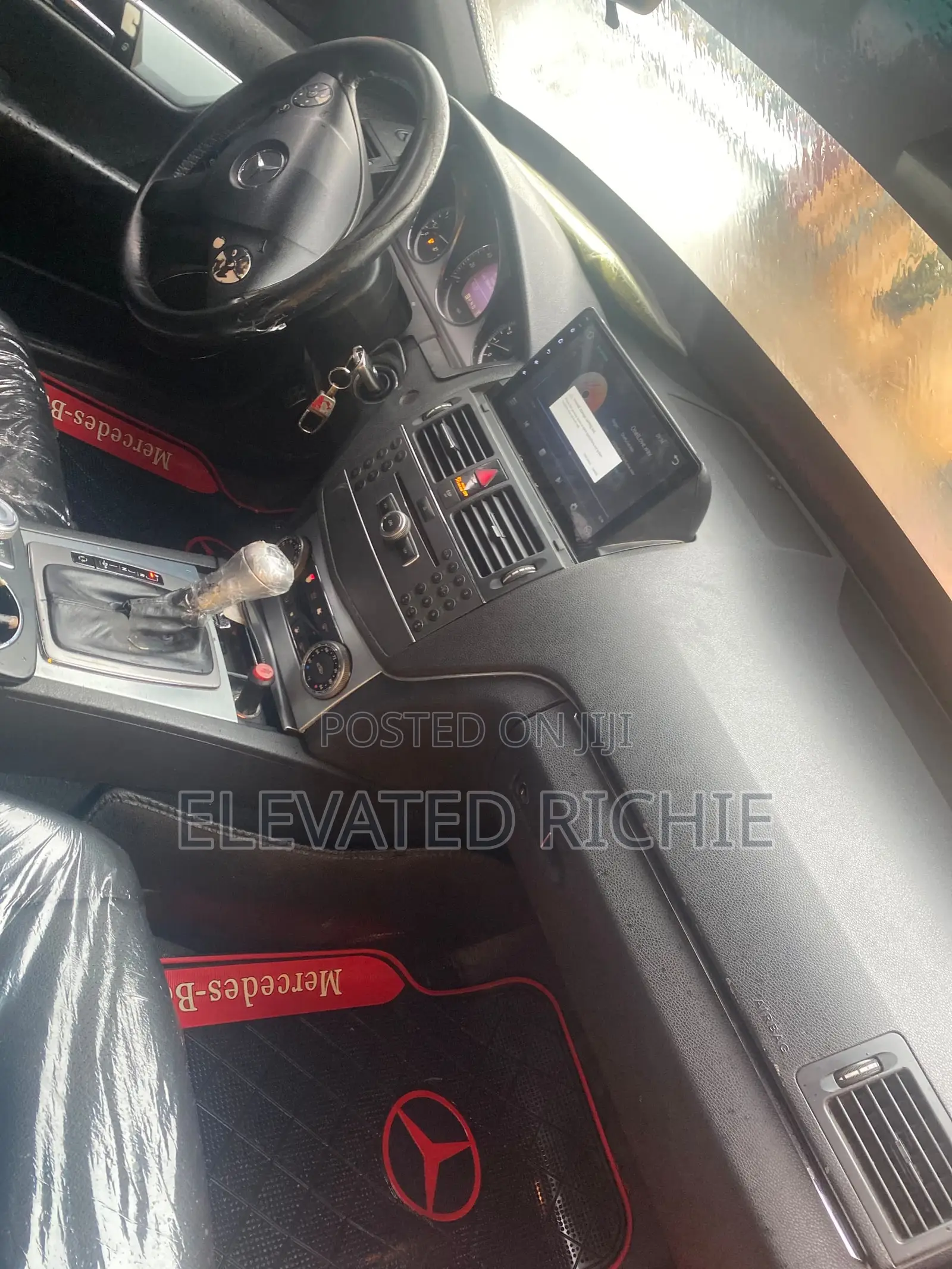 Mercedes-Benz C300 2011 Red