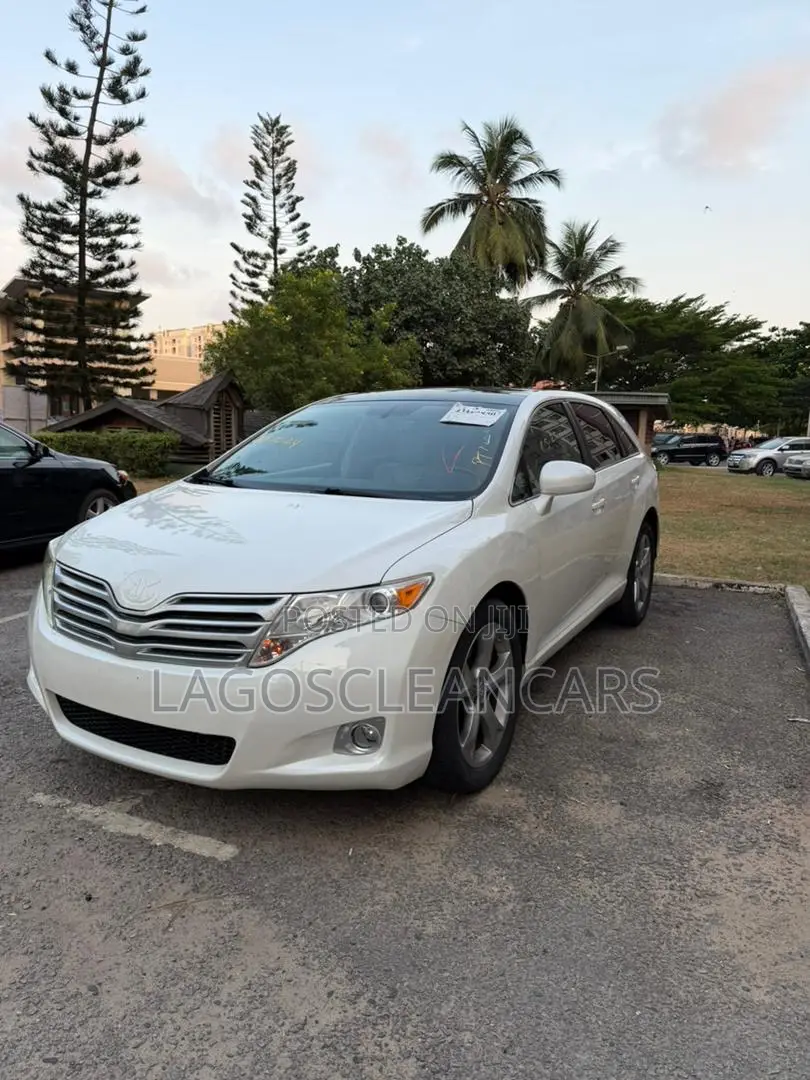 Toyota Venza AWD 2010 Off white