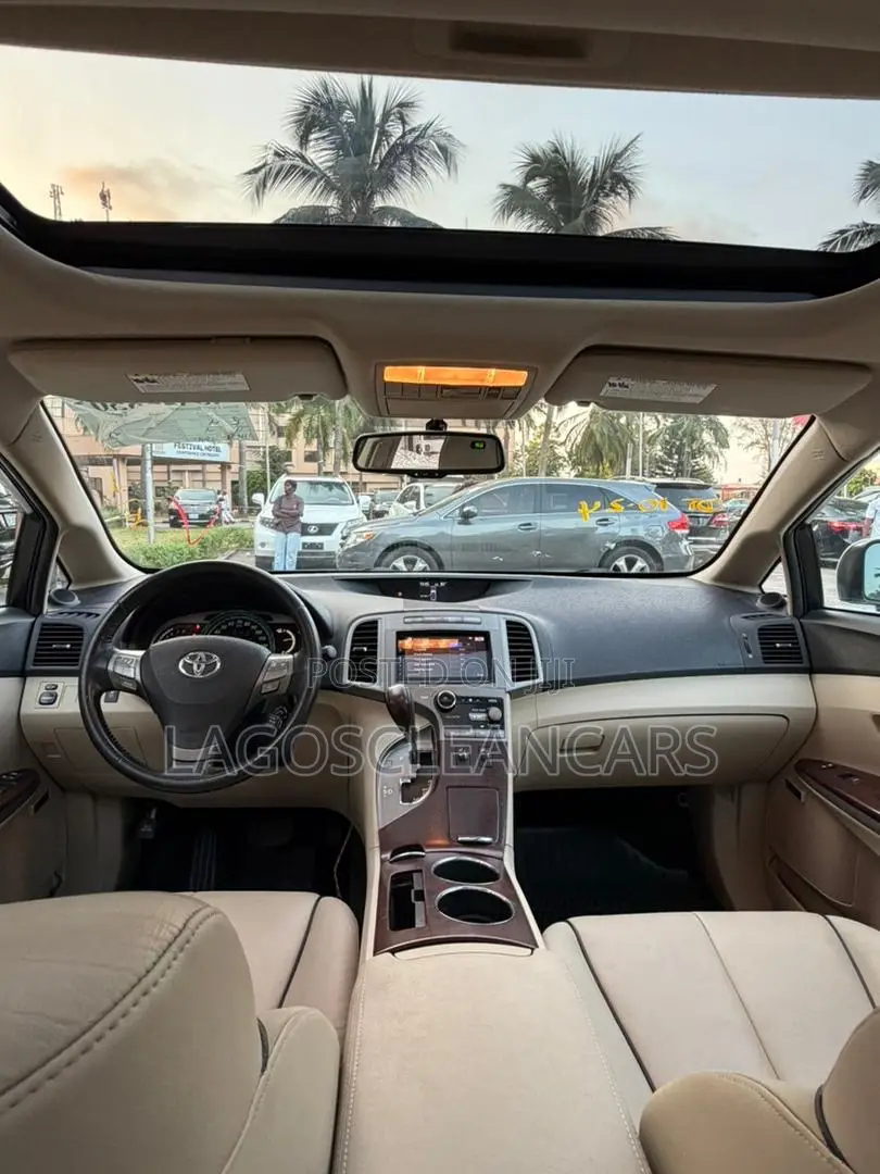 Toyota Venza AWD 2010 Off white