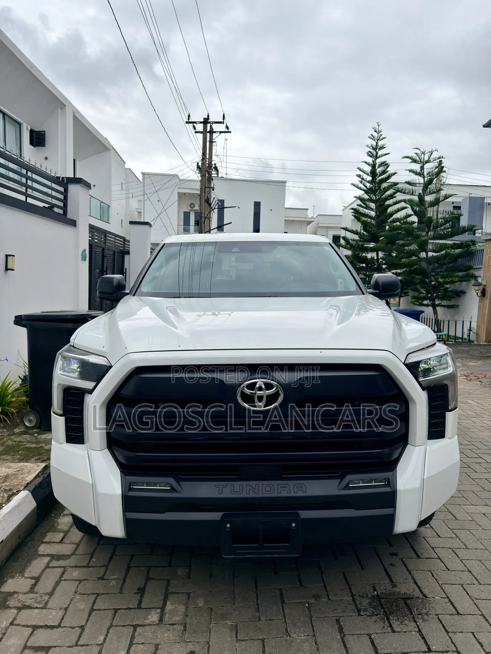 Toyota Tundra 2023 White