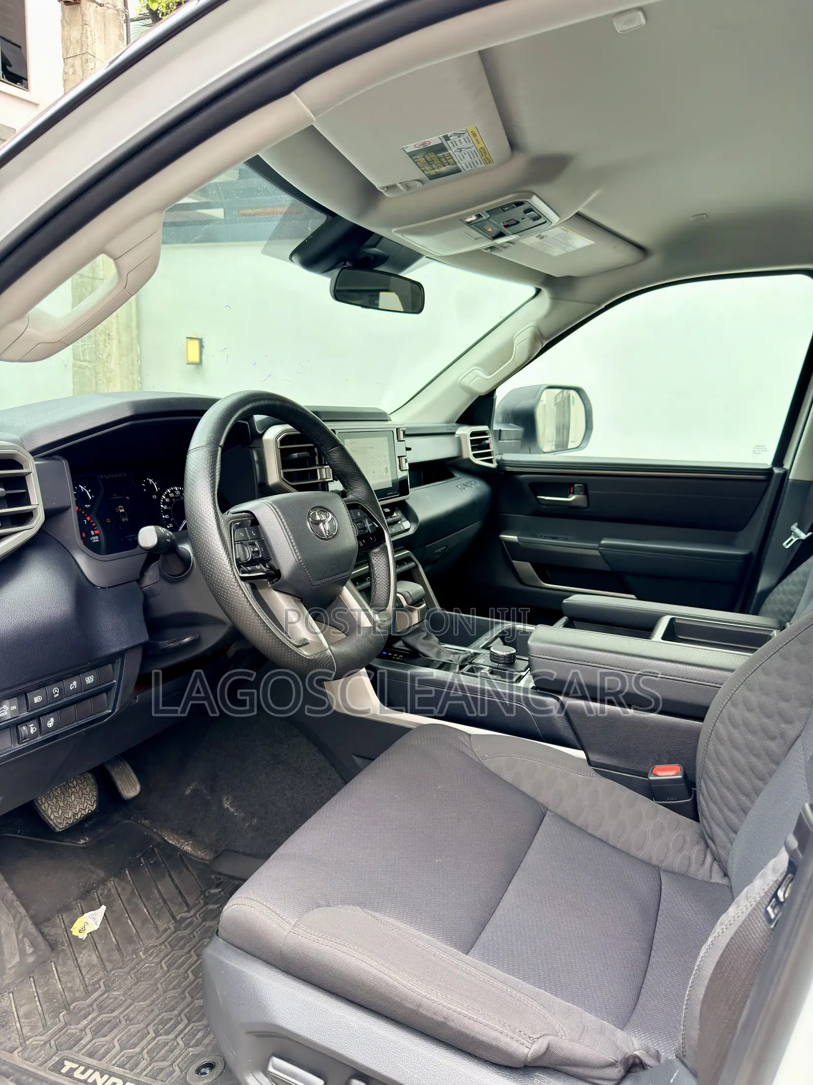 Toyota Tundra 2023 White