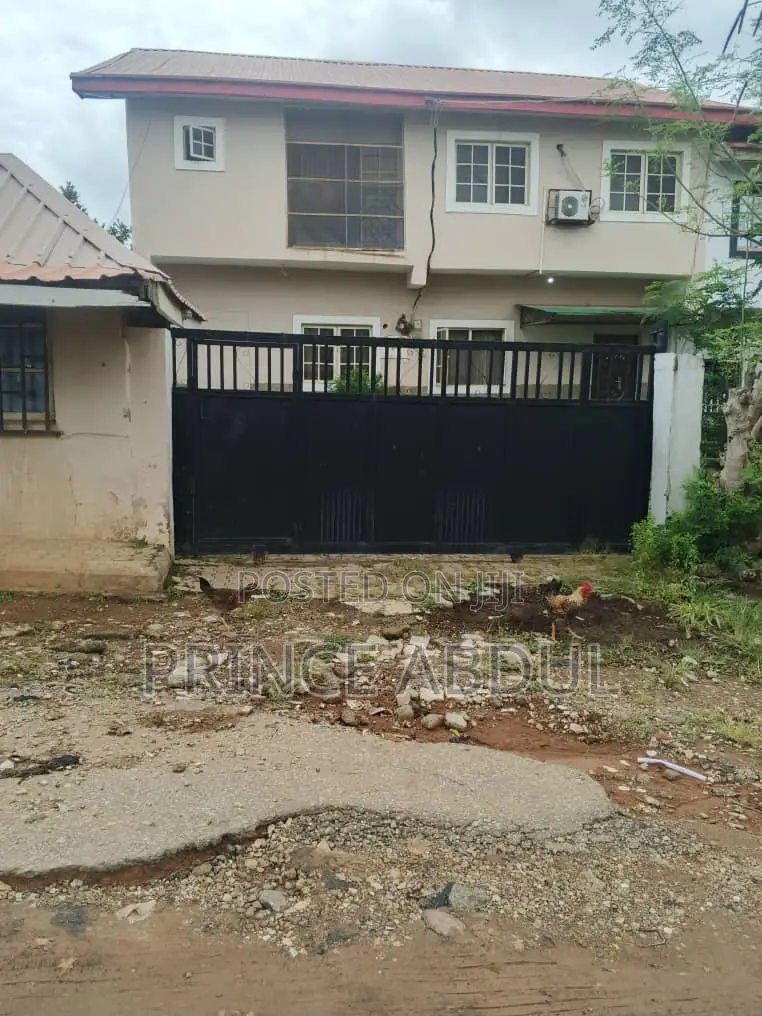 Furnished 3bdrm Duplex in Kurudu for sale