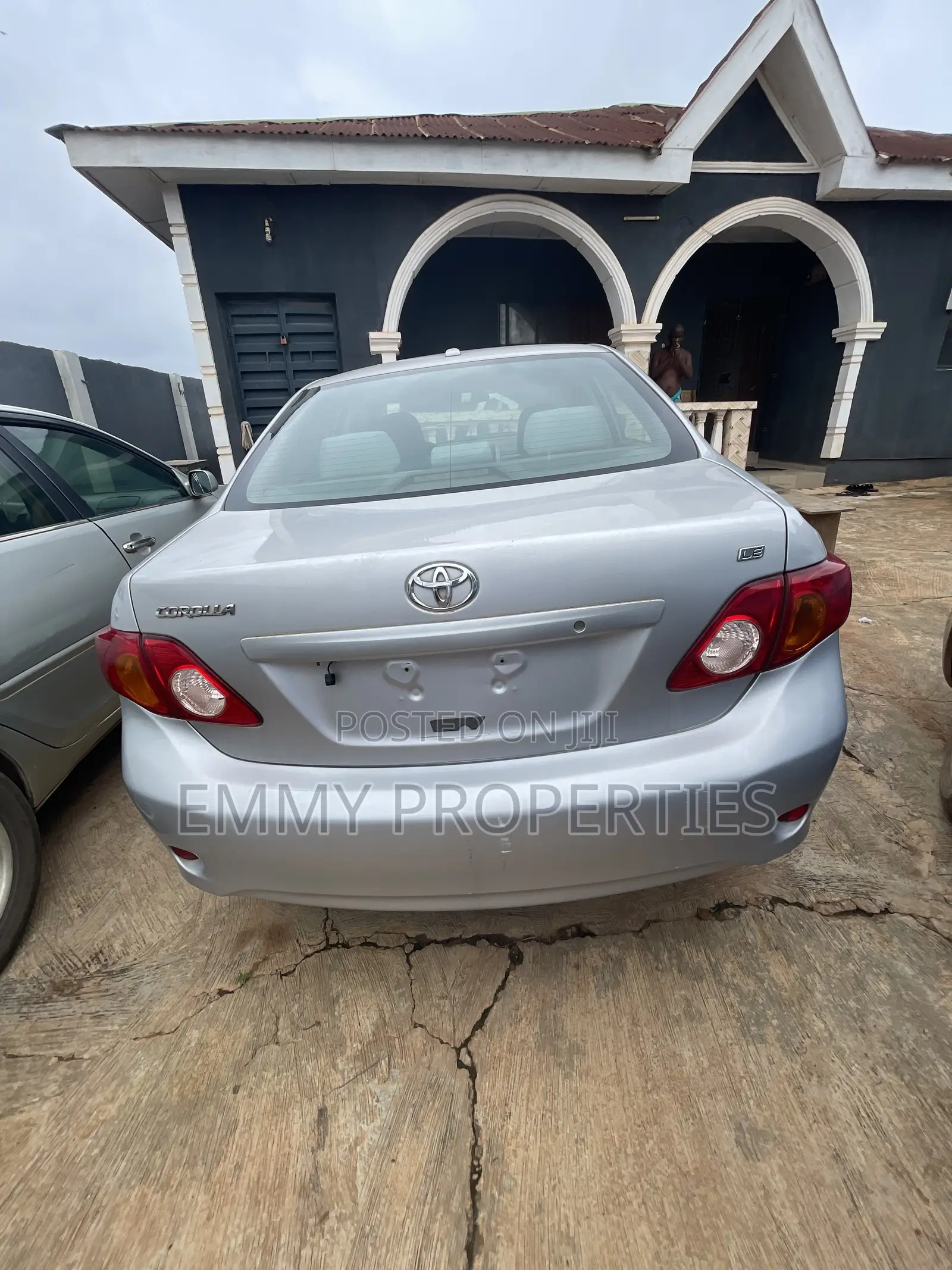 Toyota Corolla LE 4dr Sedan (1.8L 4cyl 4A) 2010 Silver