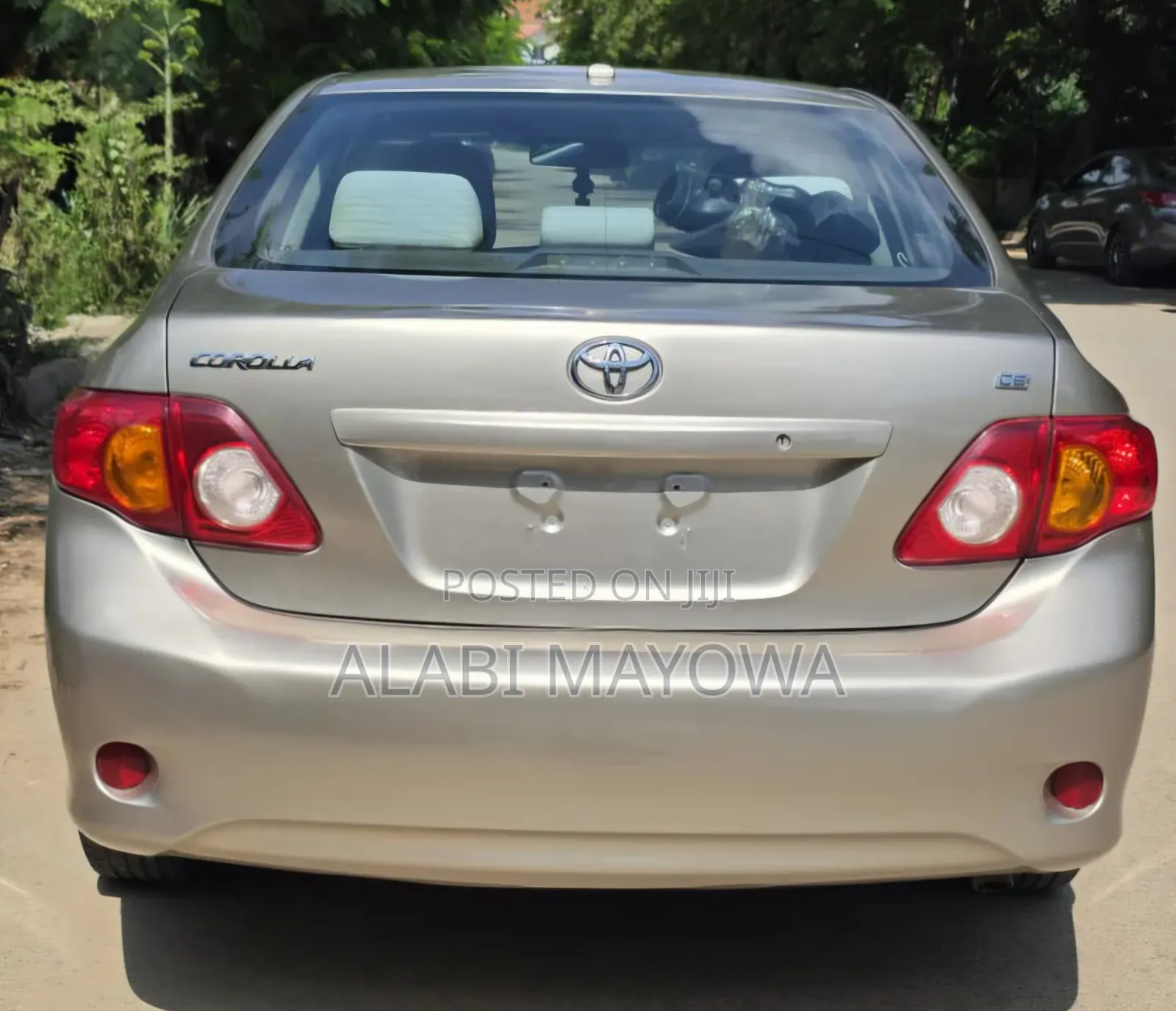 Toyota Corolla LE 4dr Sedan (1.8L 4cyl 4A) 2010 Gold