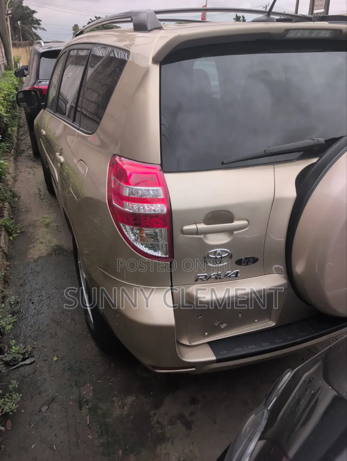 Toyota RAV4 2013 Gold