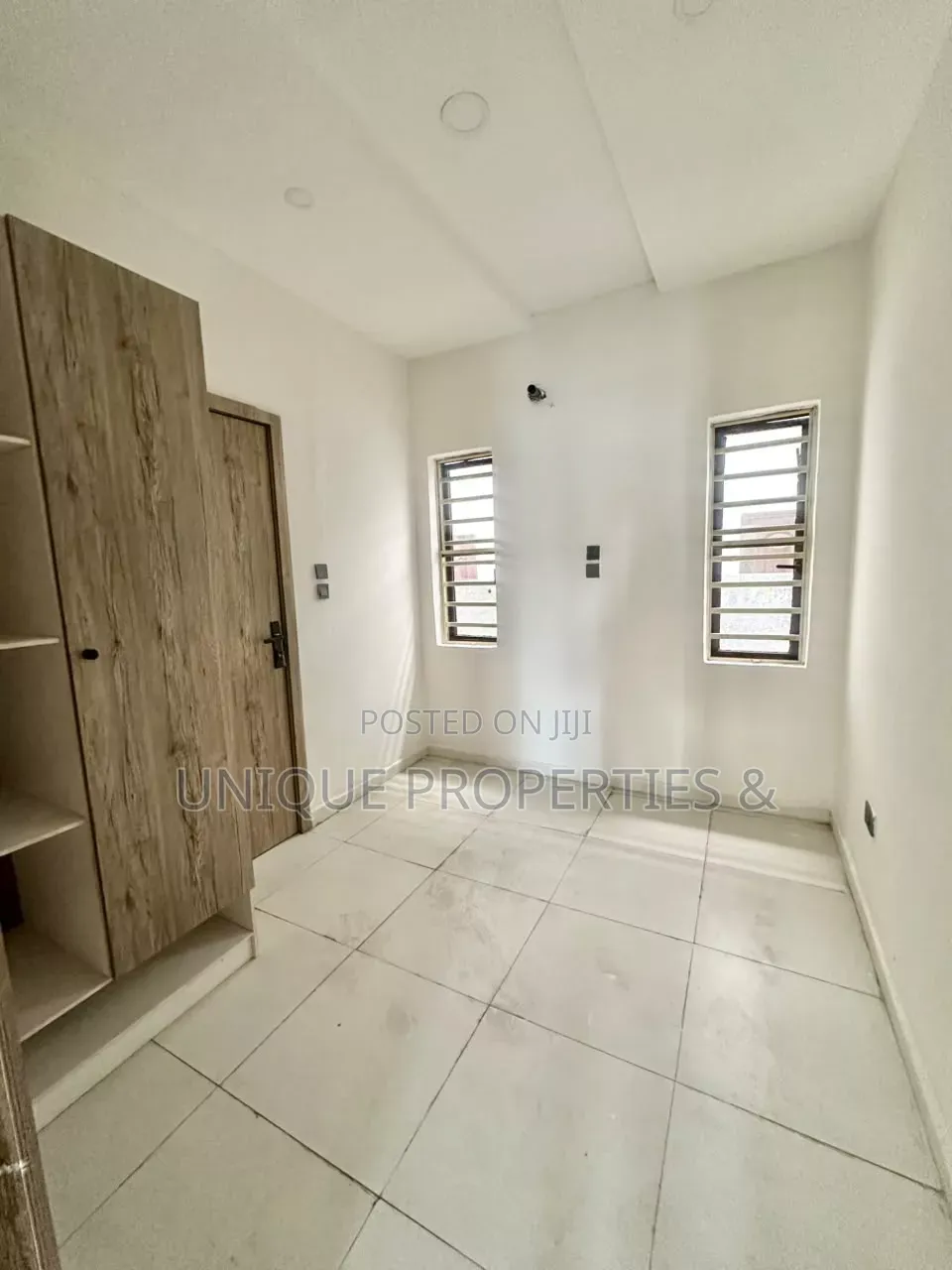 Mini Flat in Royal Pine Estate, Chevron for rent