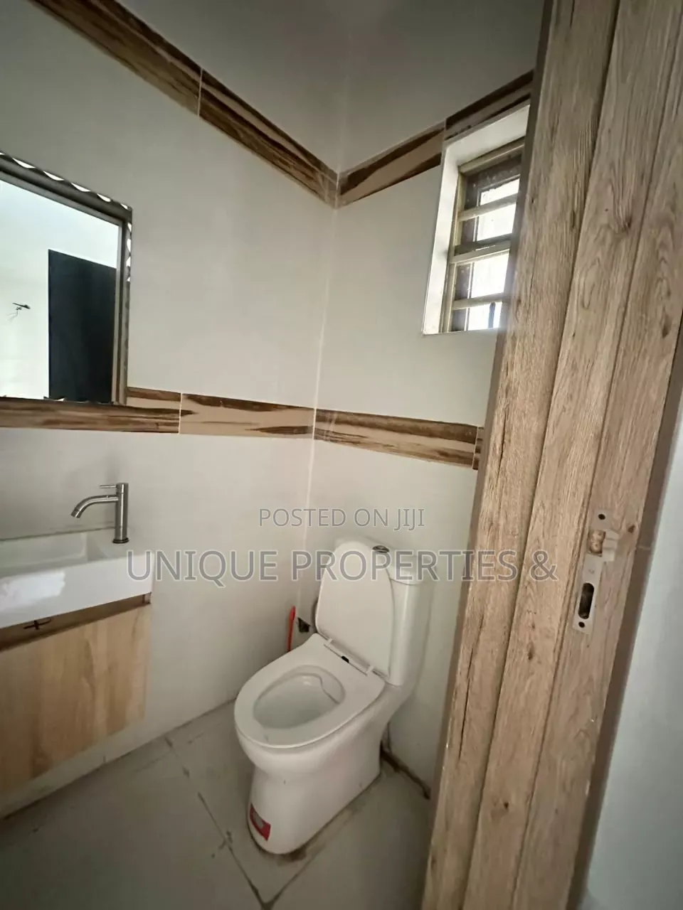Mini Flat in Royal Pine Estate, Chevron for rent