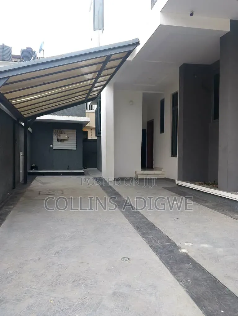 5bdrm Duplex in Osapa Lekki Lagos for sale