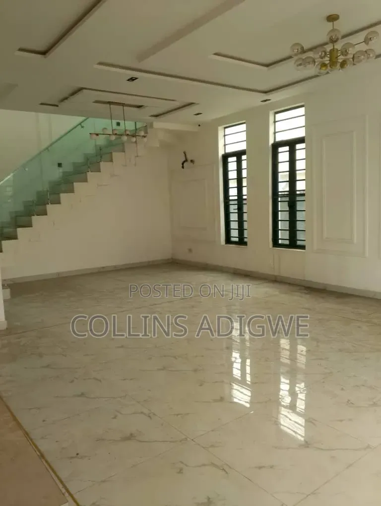 5bdrm Duplex in Osapa Lekki Lagos for sale