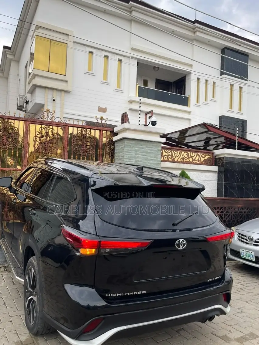 Toyota Highlander XSE 2021 Black