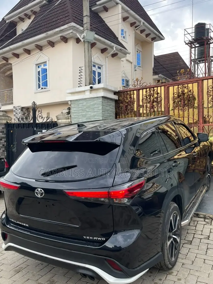 Toyota Highlander XSE 2021 Black