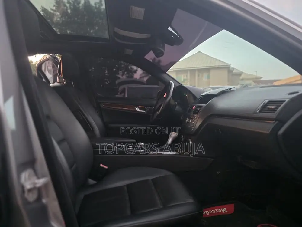 Mercedes-Benz C300 2011 Gray