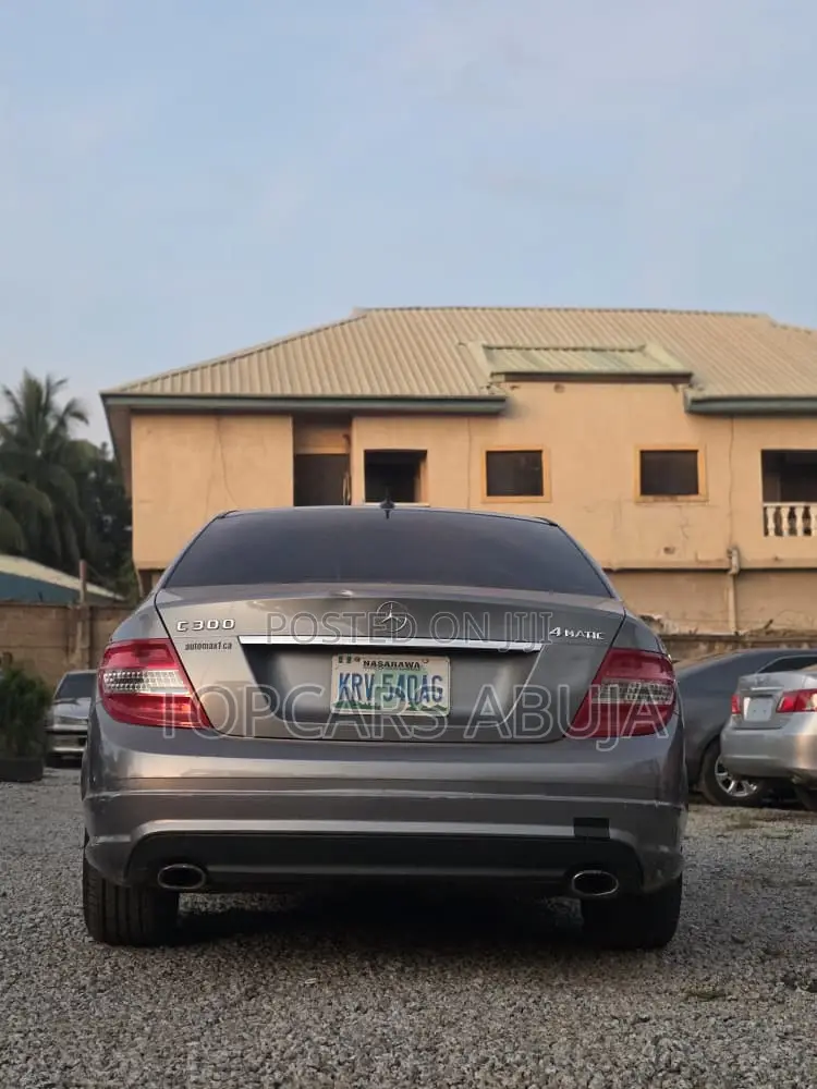 Mercedes-Benz C300 2011 Gray