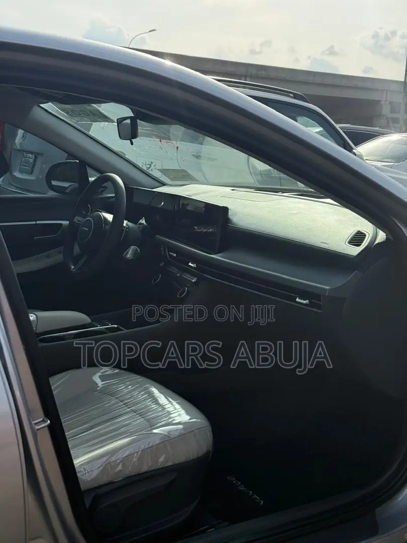 Hyundai Sonata 2025 Silver