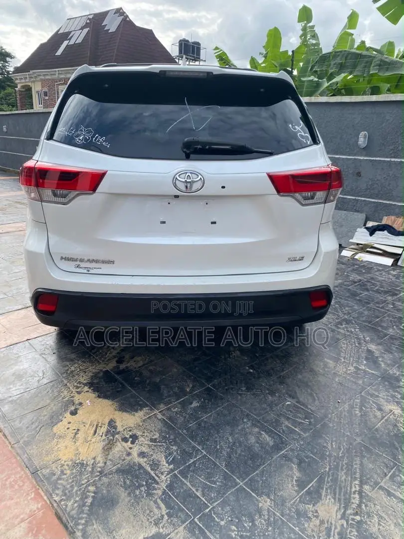 Toyota Highlander XLE V6 4x4 (3.5L 6cyl 6A) 2016 White