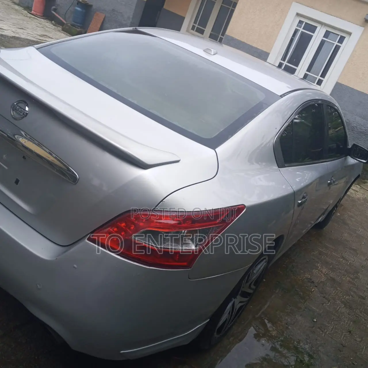 Nissan Maxima 2010 Silver