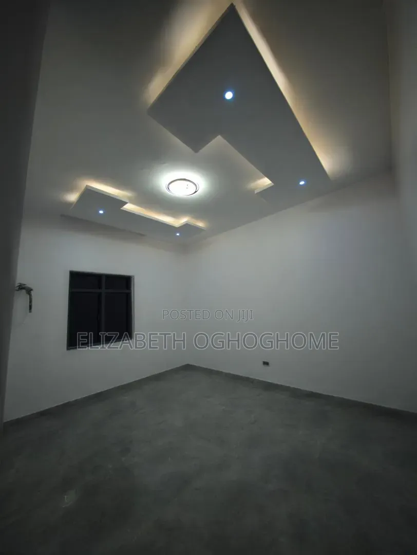 5bdrm Duplex in Ikate for rent