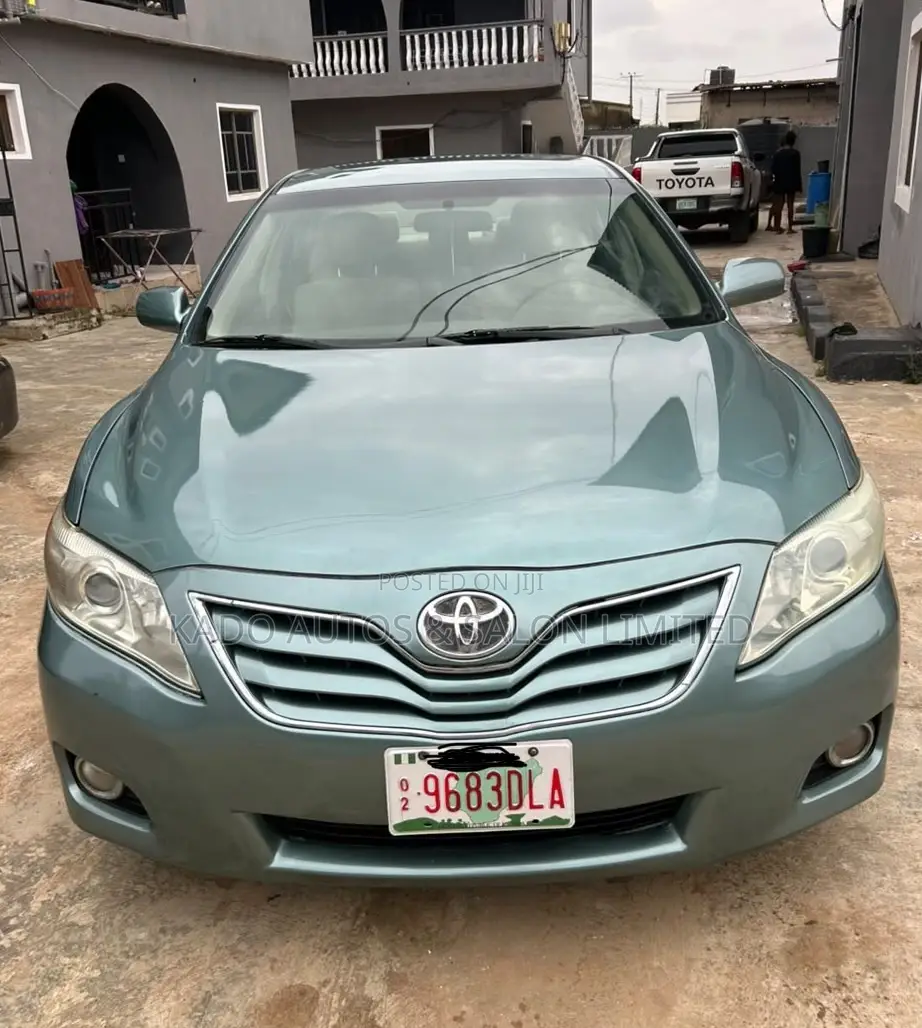 Toyota Camry 2011 Green